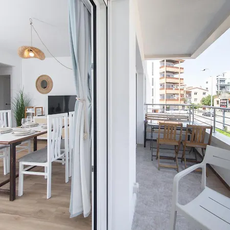 Welcs 408 Emp Con Terraza * Roses